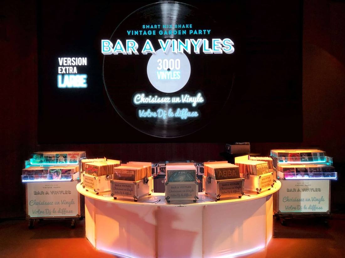 Bar à Vinyles version XL 3000 vinyles — convention Normandie Universal DJ