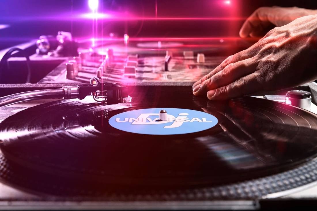 Platine vinyle Universal DJ Normandie — animation mariage